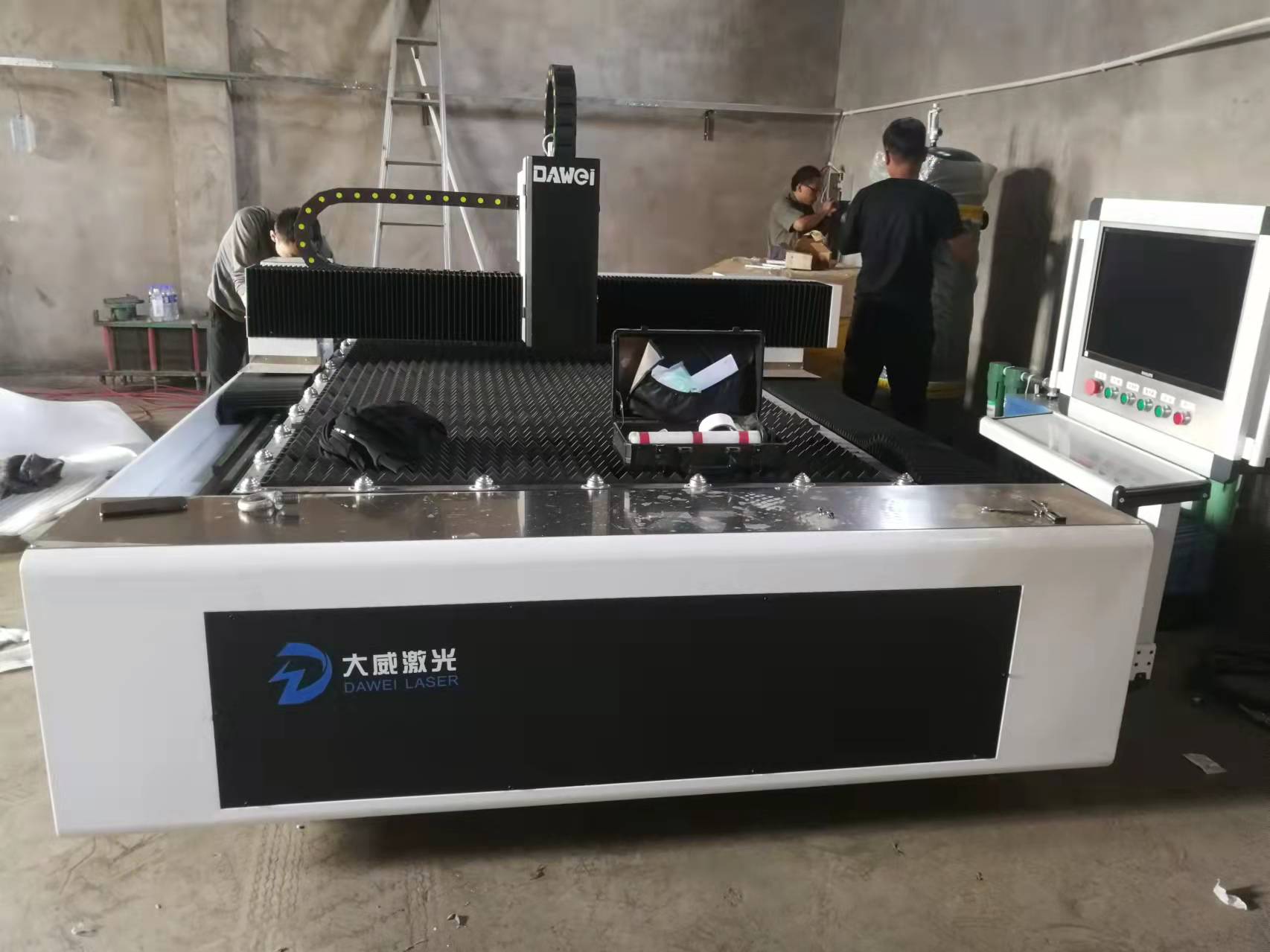 �����и��