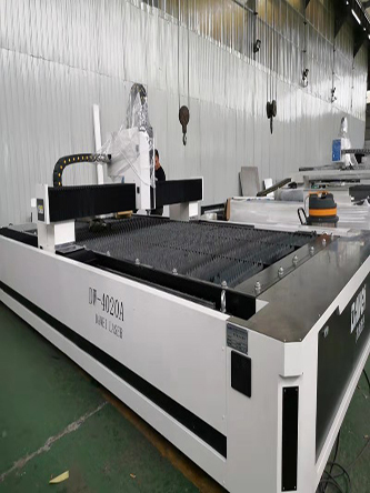 �����и��