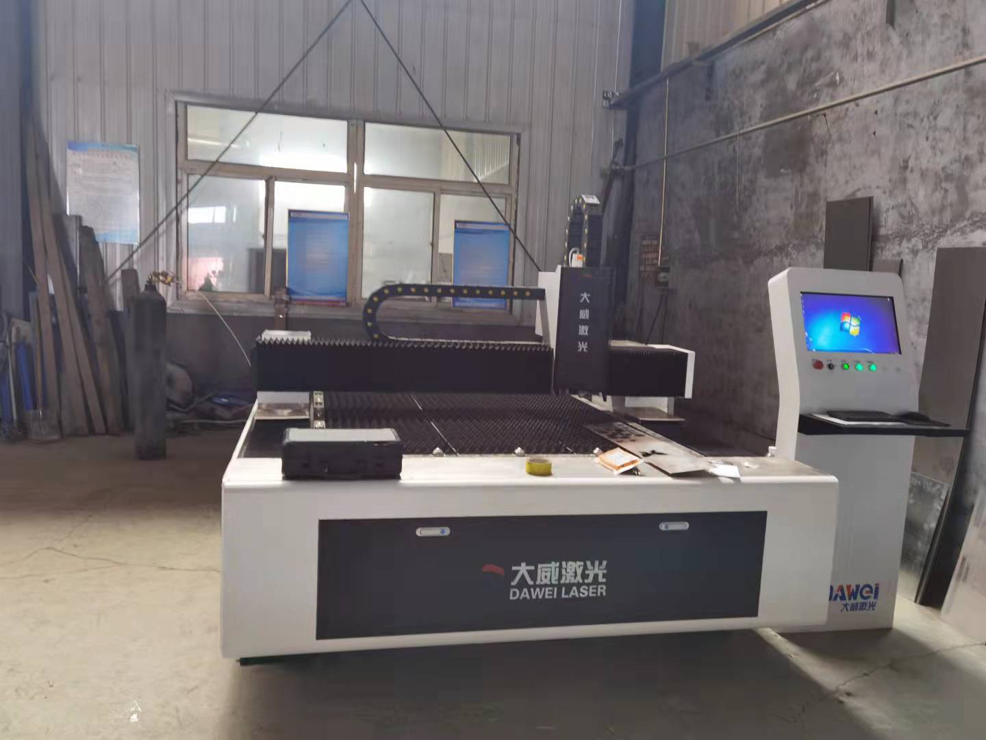 �����и��