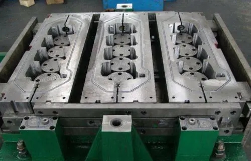 CAE�����ܽ�ģ����Ʒ�չ��Ȼ����